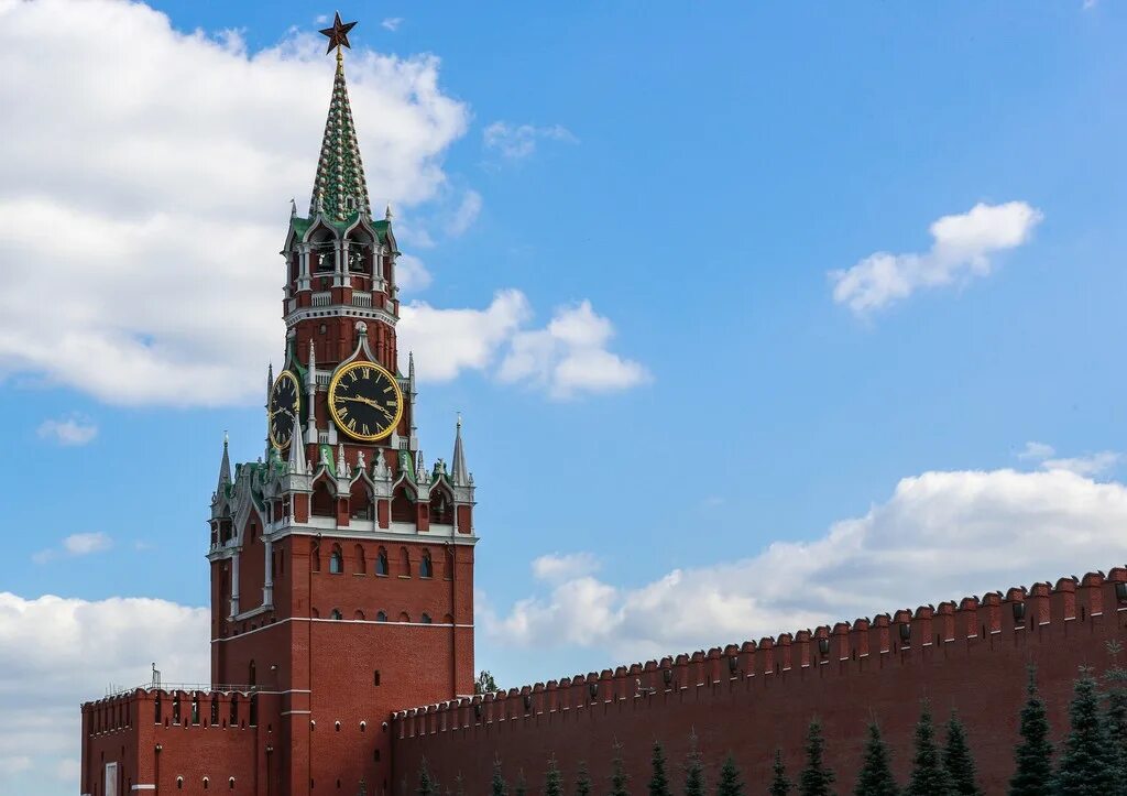 Кремль 20 фото. Часы спасская башня московского кремля. Кремль 20 фото. Кремлевские стены и башни московского кремля. Башни кремля.