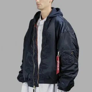 Бомбер vetements