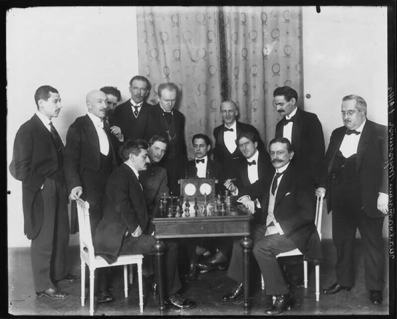 Первая официальная организация. Петербургский шахматный турнир 1914. Алехин и Капабланка 1914. Шахматный турнир Чигорина 1909. Международный шахматный турнир в Нью-Йорке 1927.