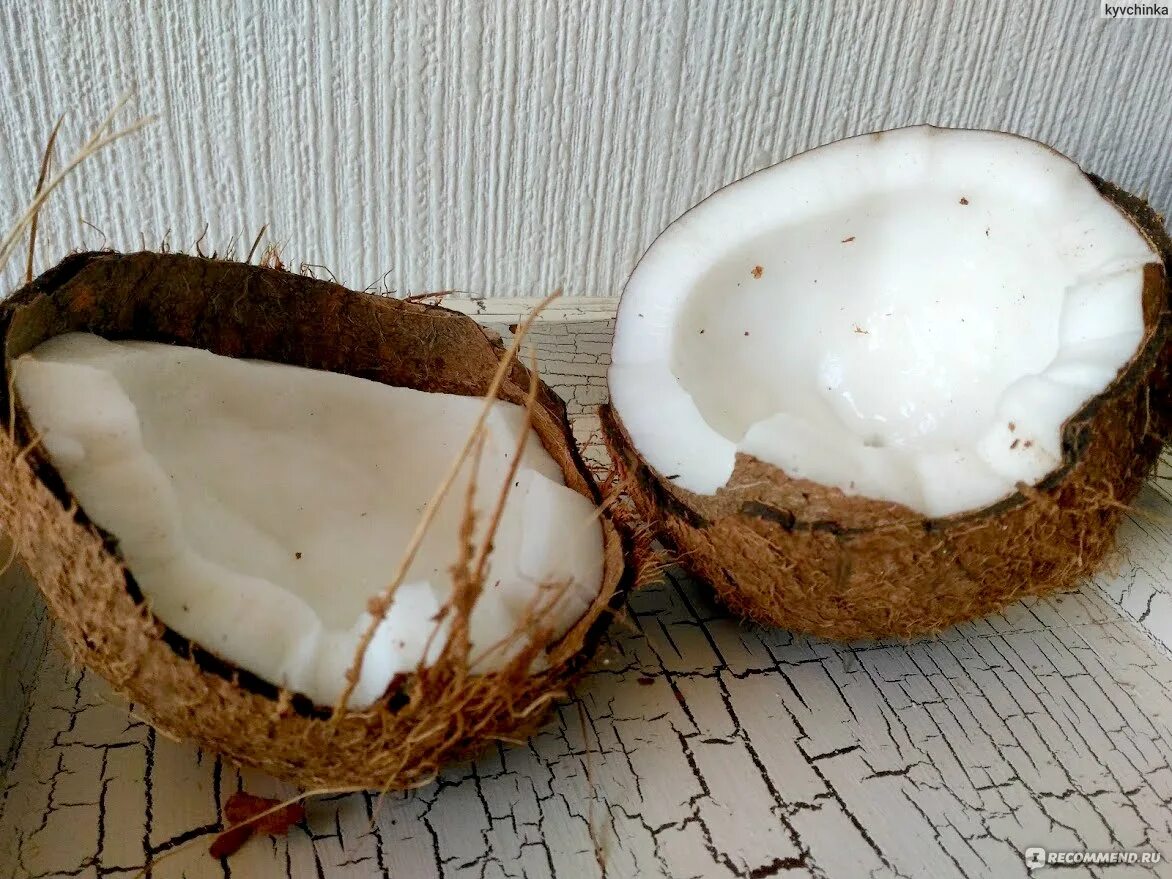 Кокосовая мука (coconut flour). Кокосовые орехи запеченные. Приготовление кокоса. Кокосовая стружка (файн). Кусочки кокоса.