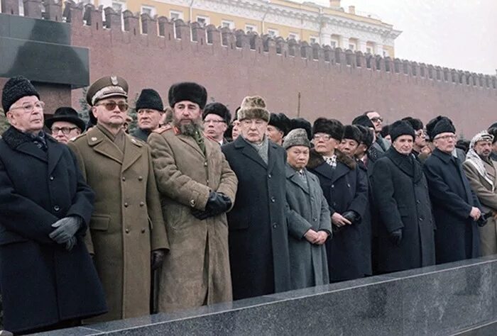 В 1982 была принята. Брежнев 1982 похороны.
