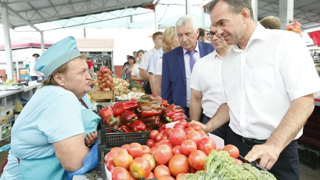 Работа в краснодаре крае. Ярмарка Краснодарский край. Рынок Краснодарский край. Темрюкский Центральный рынок. Рынок в Темрюке Краснодарский край.