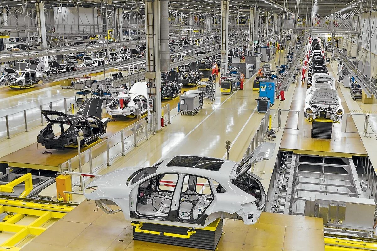 конвейер машин. сборочная линия порше. автомобильный завод автоваз. автомобилестроение южной кореи. Renault nissan автоваз конвейер.