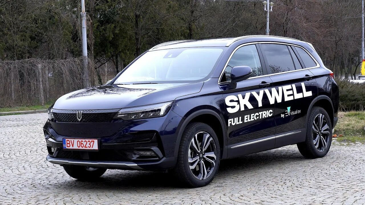 Скайвелл ет5. Skywell электромобиль. Skywell et5 отзывы. Скайвэл машина. Skywell автомобиль.