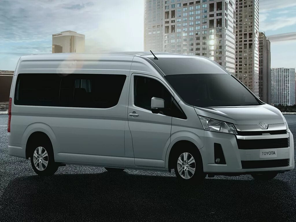 Новая тойота хайс. Тойота Hiace 2021. Тойота Хайс 2021. Тойота Хайс микроавтобус 2021. Тойота Hiace 2020.