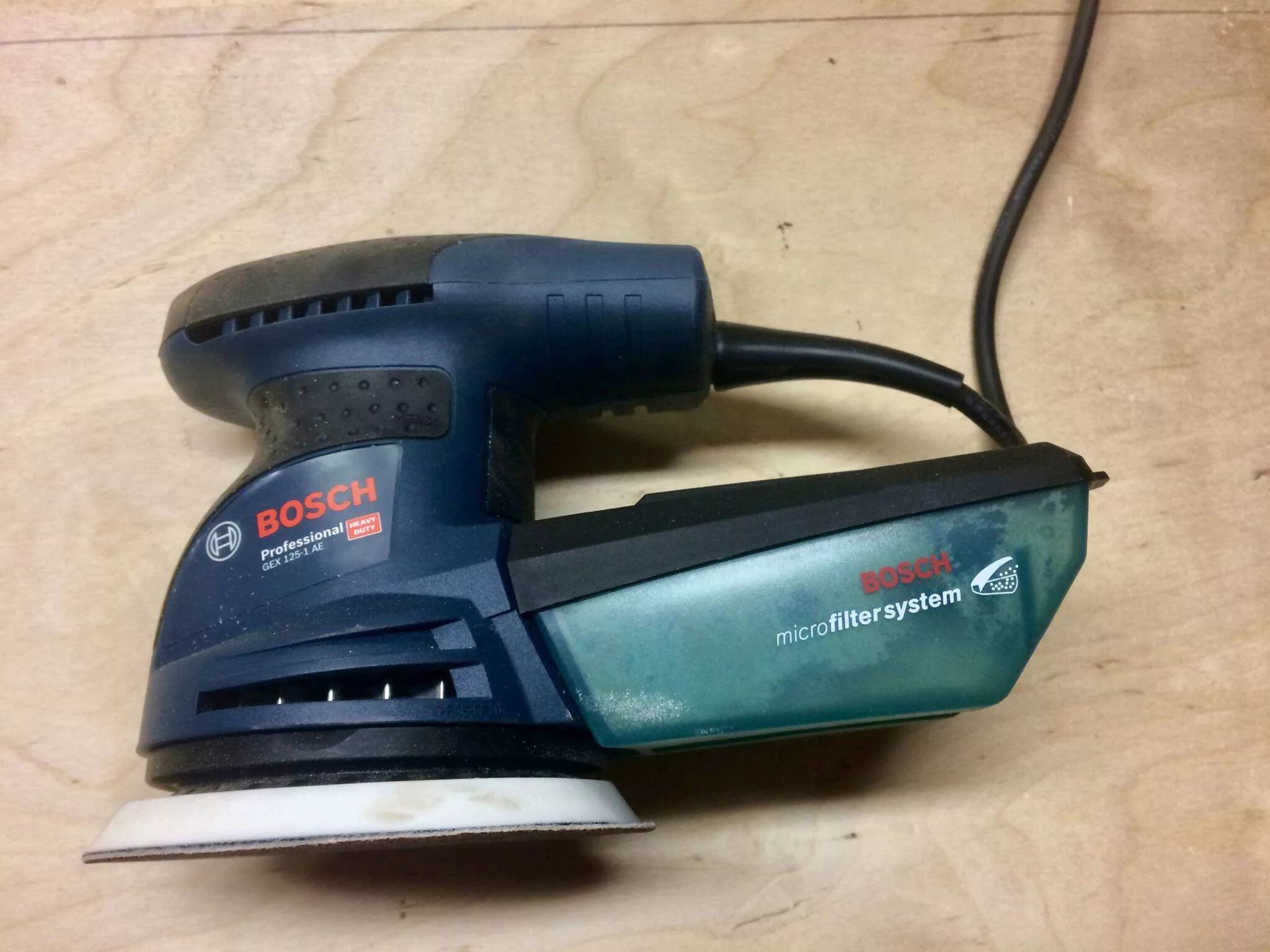 Эксцентриковая шлифмашина bosch gex 125 1. Эксцентриковая шлифмашина бош 125. Шлифмашина бош 125. Бош шлифовальная машина эксцентриковая 125. Эксцентриковая шлифмашина bosch gex 125 1.