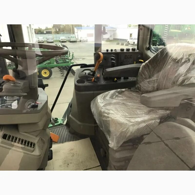 Ошибки джон дир. John deere 6195m кабина. джон дир 6195. трактор джон дир 6195. john deere 6195r панель.