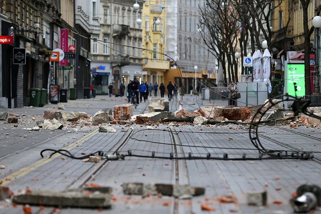 Землетрясение в москве сегодня. Землетрясение в загребе 2025. землетрясение в хорватии 2025. загреб после землетрясения. загреб землетрясение 1880.