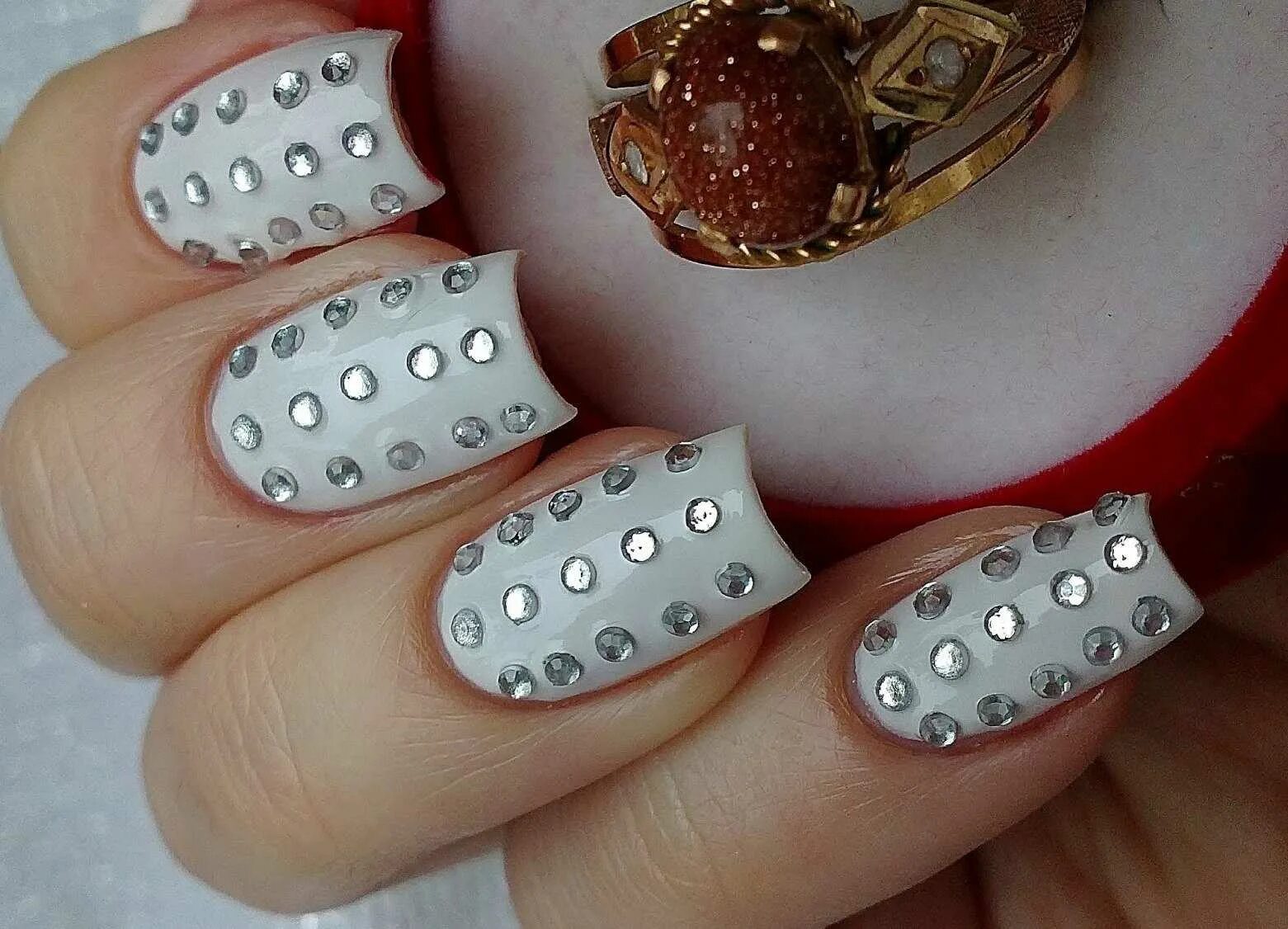 Красивый маникюр. Идеи со стразами. Красивые ногти со стразами. Шикарные ногти. Ногти со стразами.