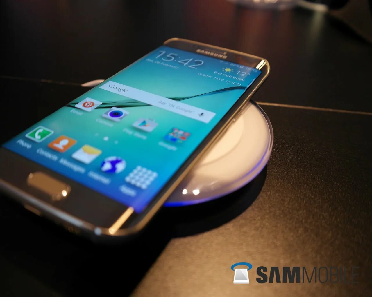 Новые телефоны самсунг фото. Самсунг а6. Смартфон самсунг 2023. Samsung s6 беспроводная зарядка. Samsung Galaxy s62.