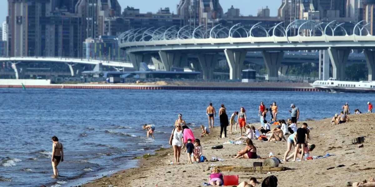 Жара в спб 2024. Жара в питере. Жара в спб 2024. Оригинальные фотографии. Жара пляж.