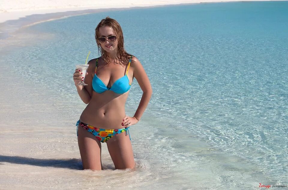 Домашние фото женщин в купальнике Shtampik.com