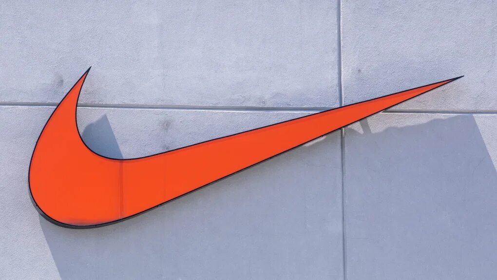 Nike Swoosh 2020. Nike Swoosh logo Custom. Необычный свуш Nike. Перевернутый найк. Перевернутые найк