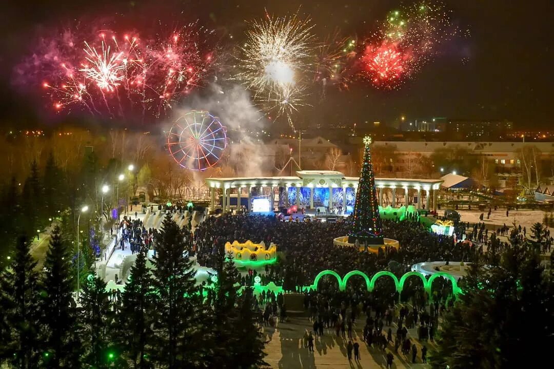 Как отмечают новый год в казахстане. Елка петропавловск казахстан. петропавловск казахстан 2025. новый год в казахстане. празднование нового года в казахстане.