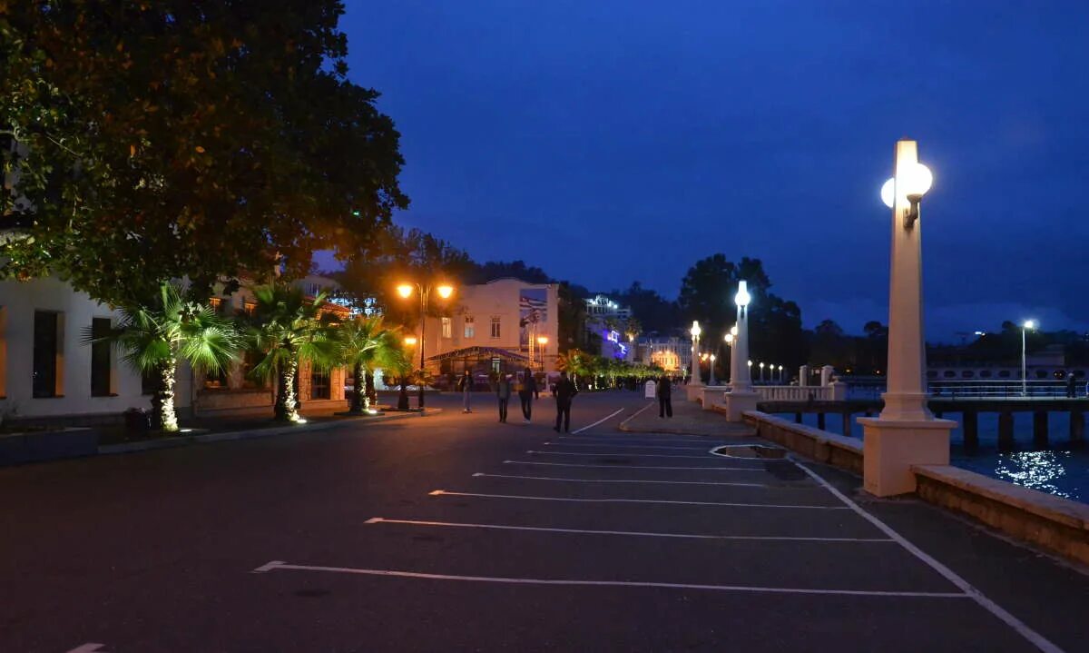 клубы сухума. ночная жизнь судак крым. диоскурия абхазия сухум. ночная набережная махаджиров абхазия. ночные заведения сухуми.