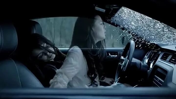 клип девушка в машине песня. машины с басами с девушками. клип девушка в машине песня. видеоклип девушки. девушка кабриолет дорога.