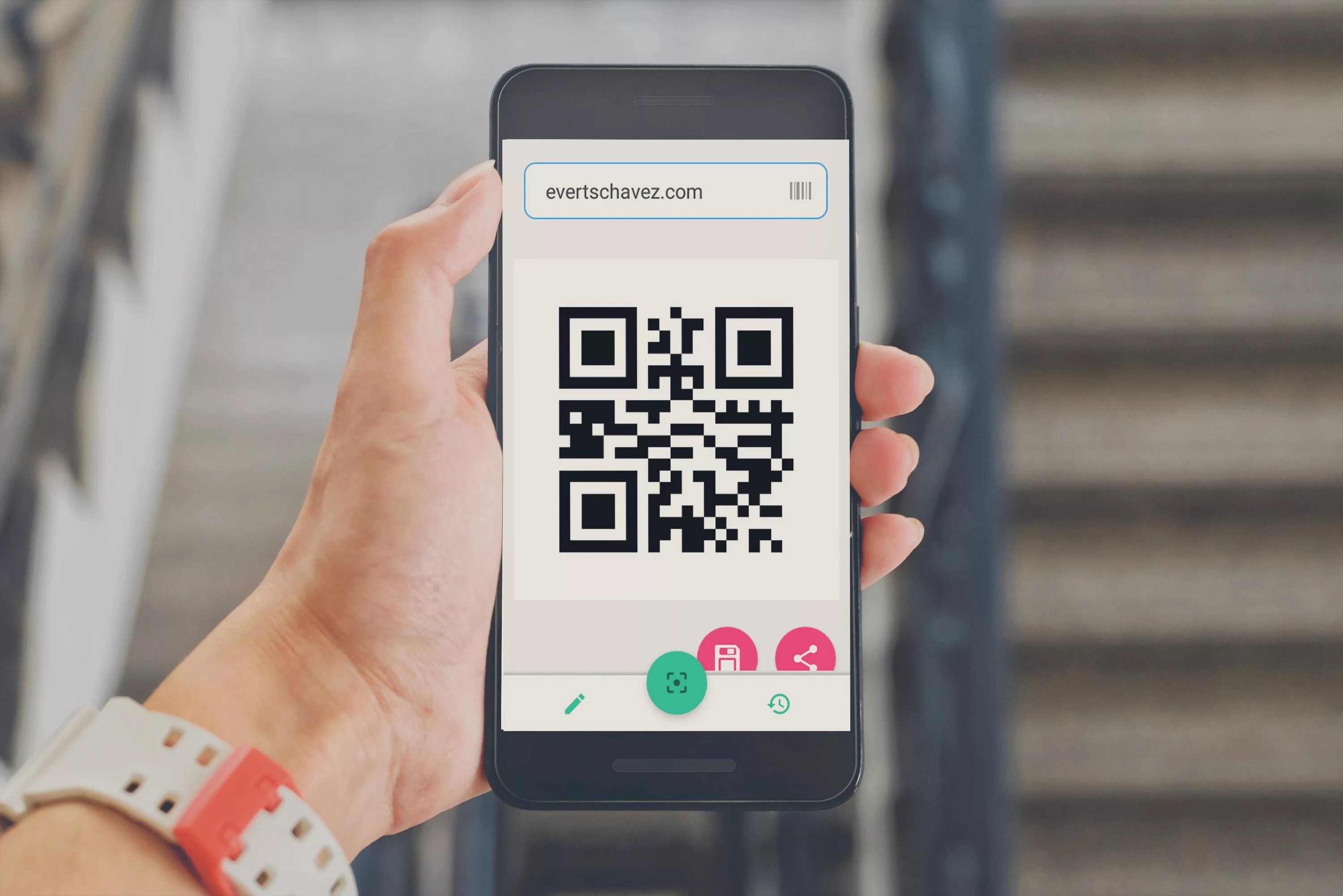 Считывание qr кода телефоном. Сканер для считывания QR кодов. Считывать QR кодов /. Смартфон считывание QR кода. Мини считыватель QR кодов.