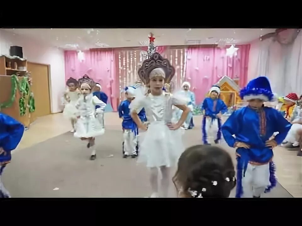 Костюм для танца потолок ледяной дверь скрипучая. Танец потолок ледяной в детском саду. Костюмы на танец потолок ледяной. Костюм для танца потолок ледяной дверь скрипучая. Танец потолок ледяной.