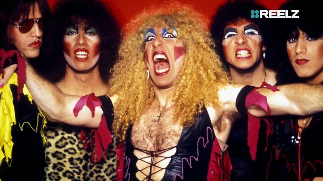 Группа twisted sister глэм. Ди снайдер и глэм. Группа twisted sister глэм. Рок группа твистед систер. Твистер систерс группа.