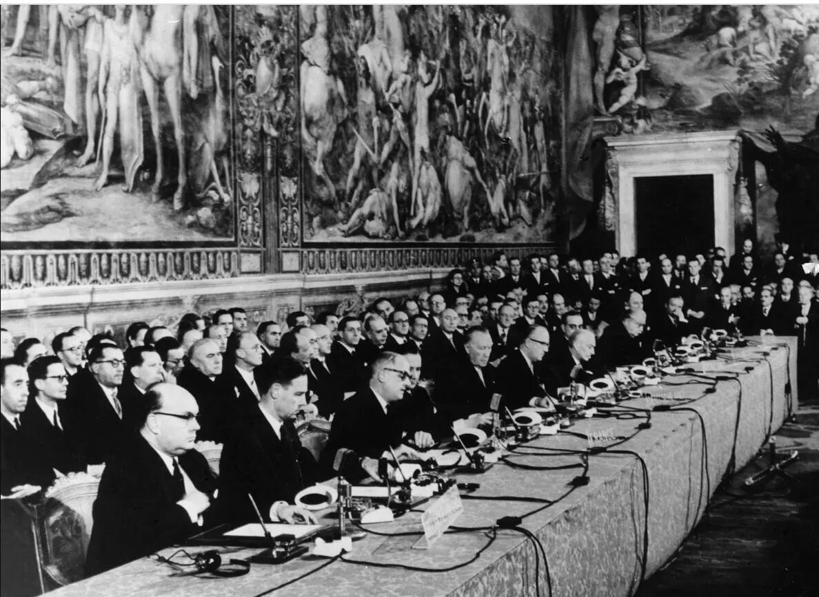 Соглашение люксембург. Подписание Римского договора в 1957 году. ЕОУС 1951 год подписание. ЕЭС 20 век. Ниццкое соглашение.
