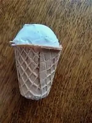 Северное мороженое. Сахарный стаканчик мороженое. Пломбир в сахарном стаканчике. Мишка на севере мороженое. Мороженое в сахарном стаканчике мишка.