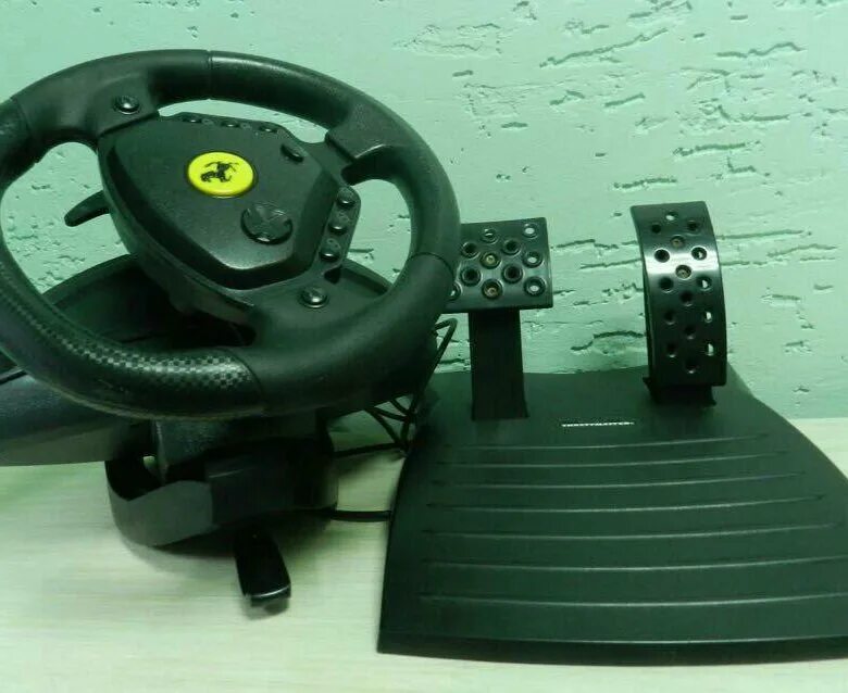 Игровой руль ferrari. Игровой руль thrustmaster ferrari. руль феррари thrustmaster. руль thrustmaster enzo ferrari. thrustmaster enzo ferrari ffb.