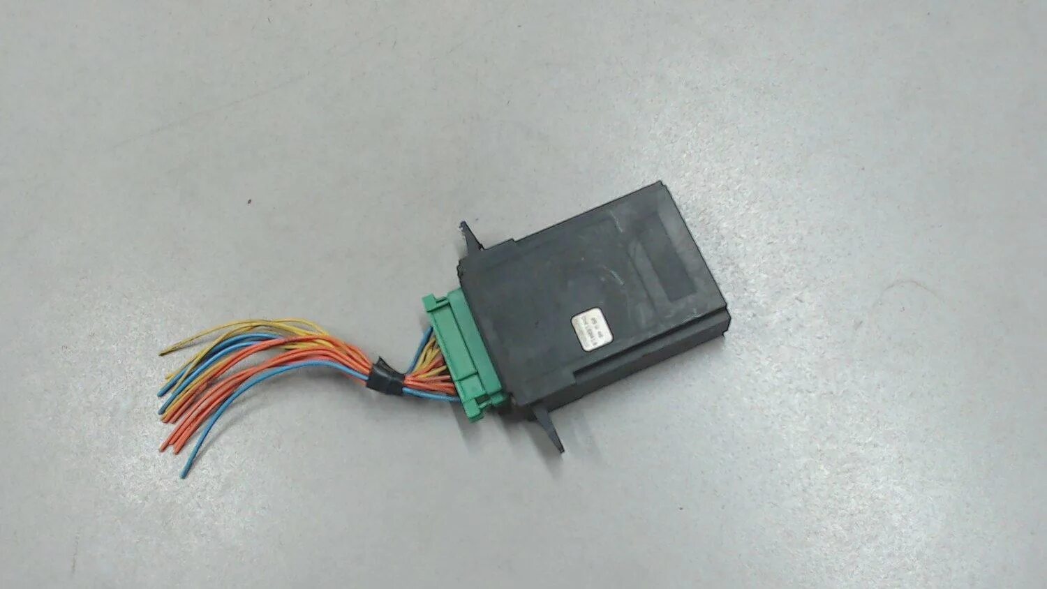 Блок управления центральными замками рено каптур. Блок центрального замка рено логан 2008. Блок центрального замка рено магнум. Блок управления центральным замком рено. Блок управления центральным замком volvo s80.