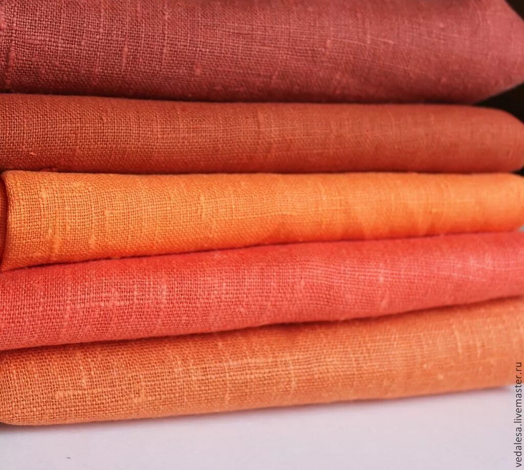 Кировский лен купить. Лен ткань оранжевая. Терракотовый лен ткань. Льняная ткань. Натуральные ткани.