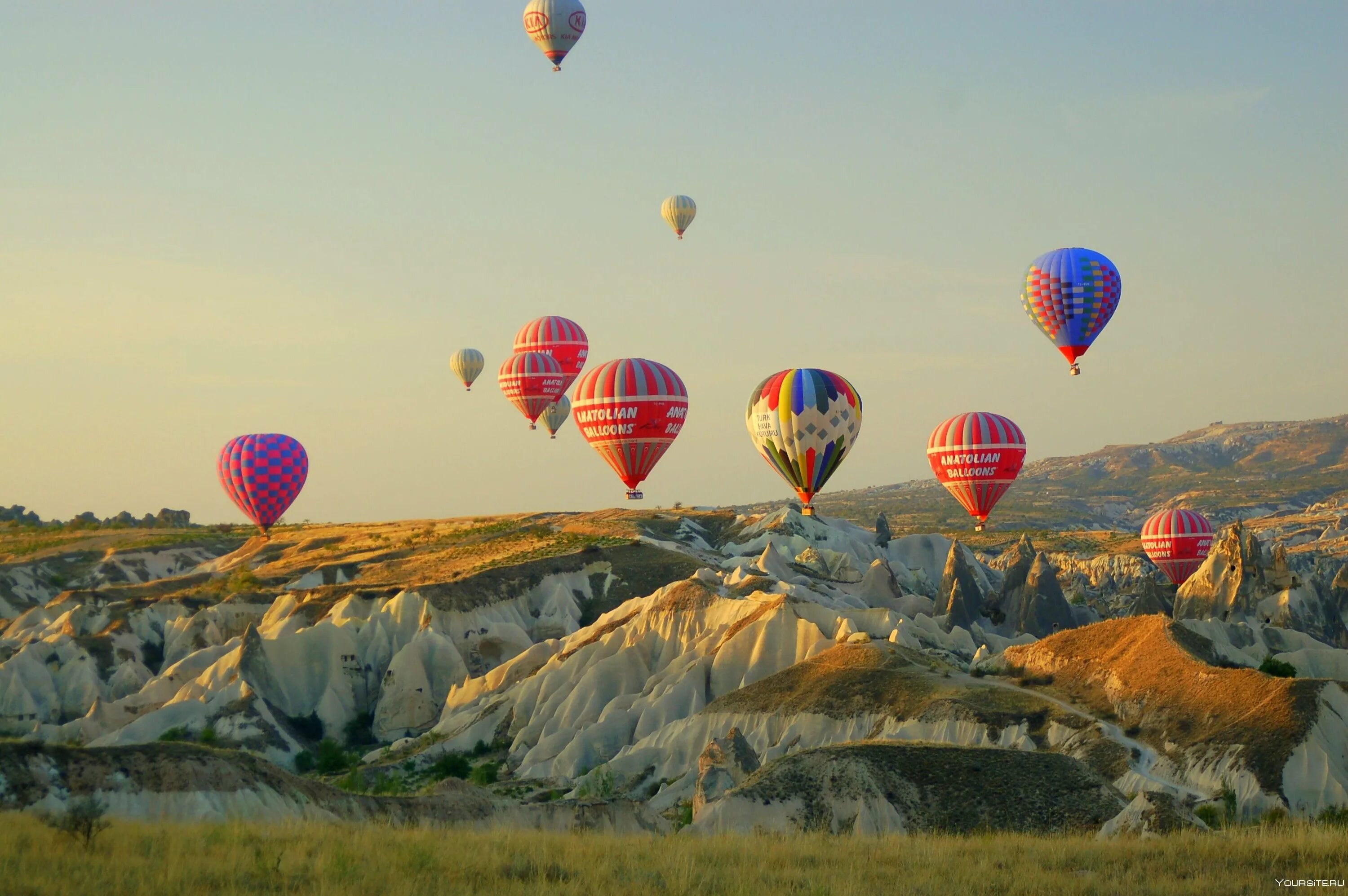 Каппадокия фестиваль воздушных. Каппадокия Турция шары фестиваль. Каппадокия фестиваль воздушных шаров. Воздушный шар в Турции Каппадокия.