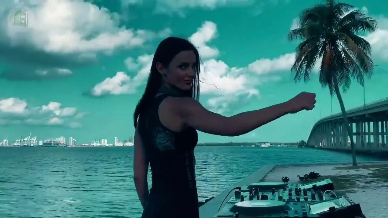 Tommo i m alone via65 remix. Мелисса и томмо. томмо мелисса мелисса. melissa певица im alone. мелисса томо алоне.