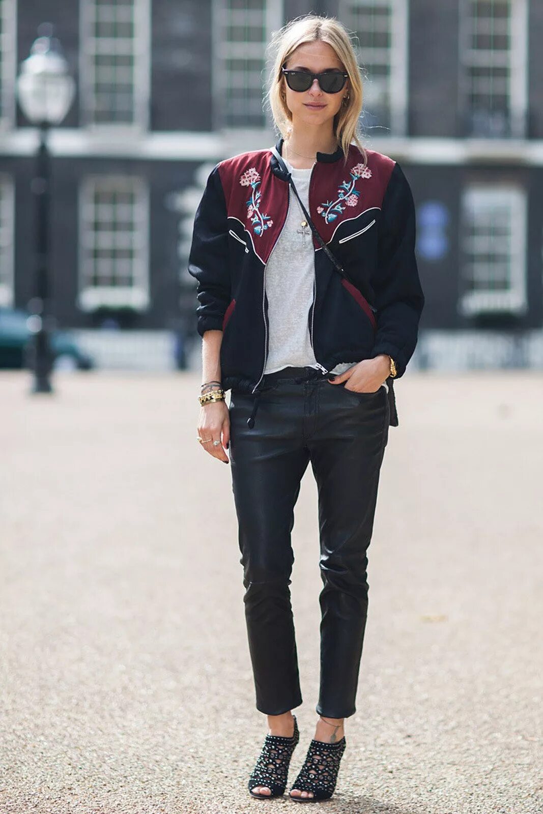 Nike bomber jacket ma-1. можно ли носить бомбер. женский образ бомбер с брюками. беретка с курткой. можно ли носить бомбер.