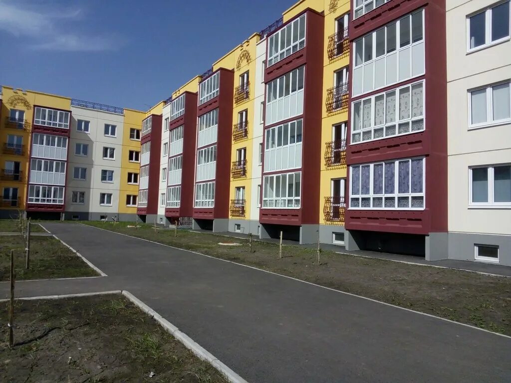 Кузьминки омск фото летом. Конева 40 омск. Квартира без мебели. Квартиры с отделкой от застройщика. Квартира с отделкой комфорт класса.