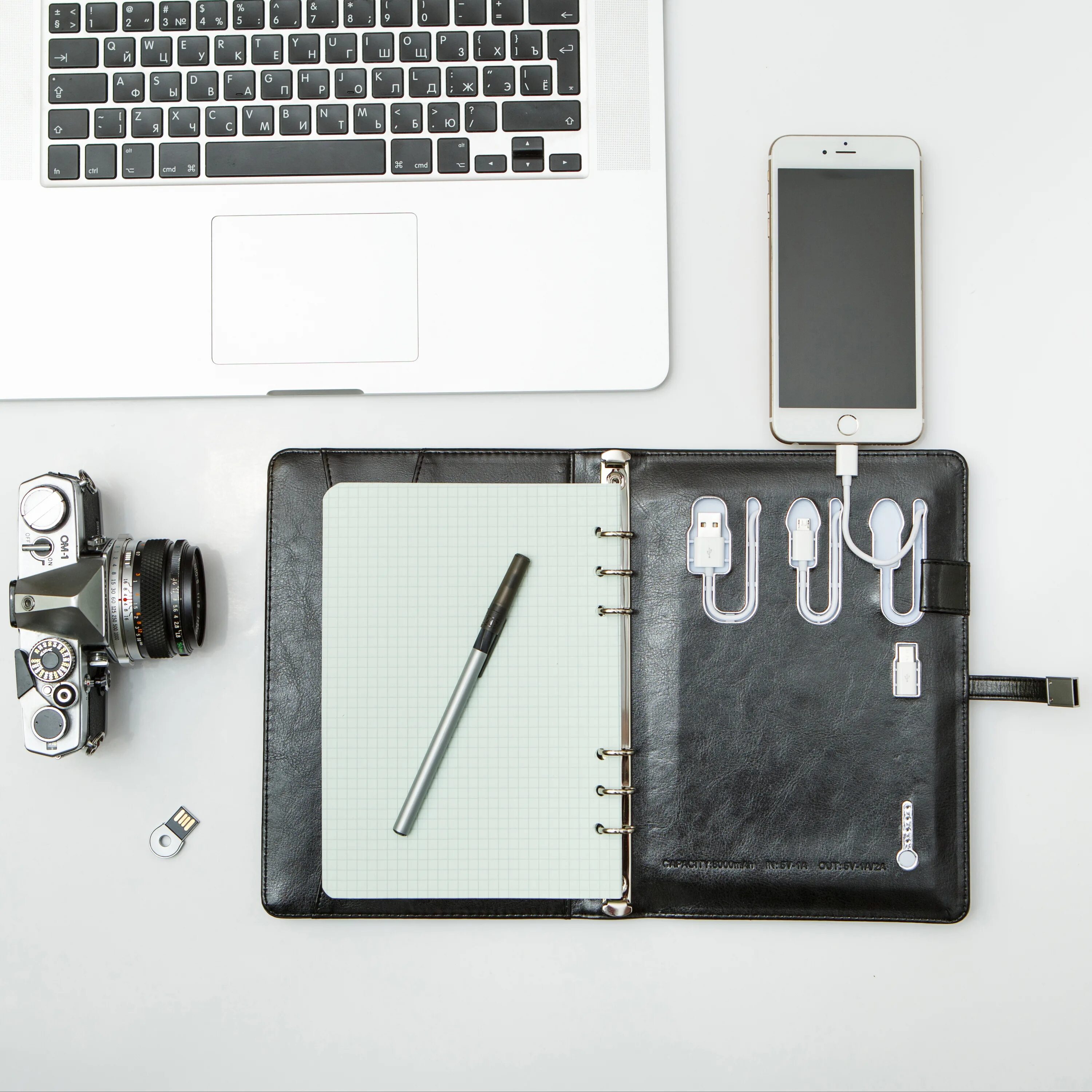 Ежедневник со встроенной зарядкой и флешкой. 000 mahс с. Смарт ежедневник со встроенной usb зарядкой что это. Ежедневник со встроенной флешкой. Ежедневник с зарядкой и флешкой купить.