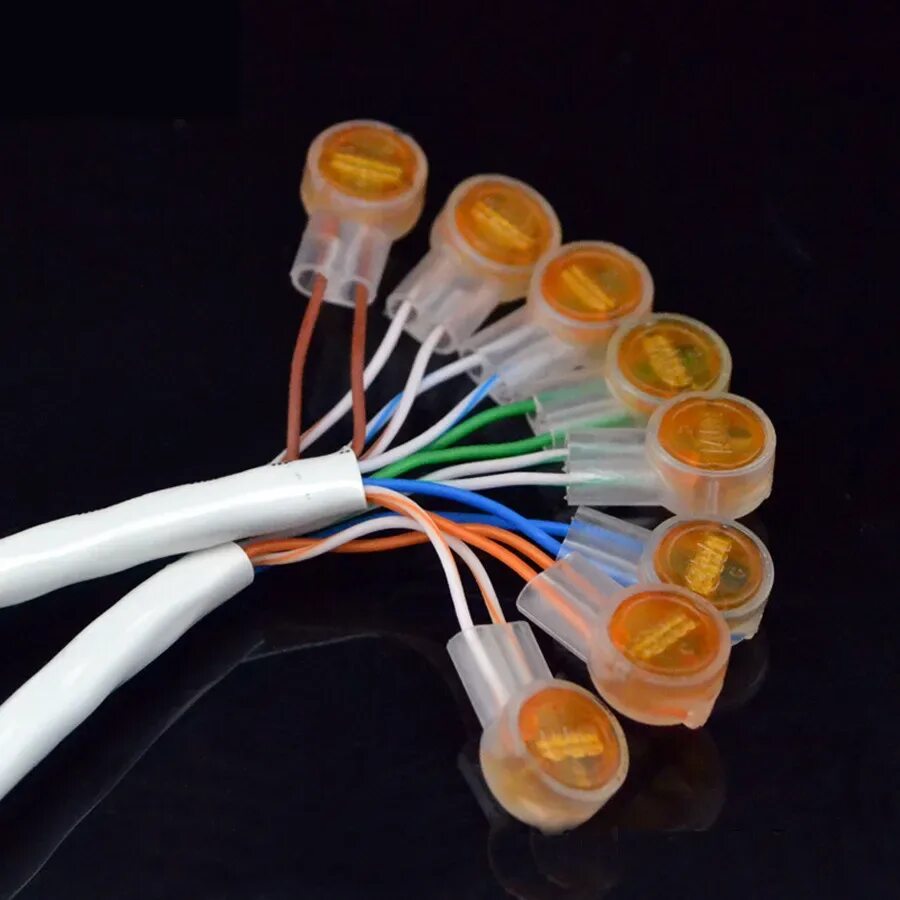 Клеммы wago для многожильных проводов. Соединитель проводников. Соединители проводов 220в надежные. Соединение проводнико. Соединительный разъем для проводов 220 вольт.