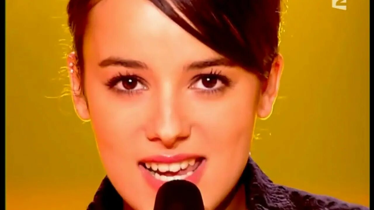 Alizee la isla bonita. Alizee. Alizee la. Ализе французская певица. Alizee Бонита.