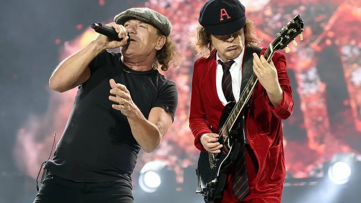 Ac dc группа видео. Brian Johnson AC DC. AC DC 2020. AC/DC группа 2019. Брайан Джонсон AC/DC 2021.