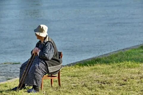 Одинокая женщина на пенсии