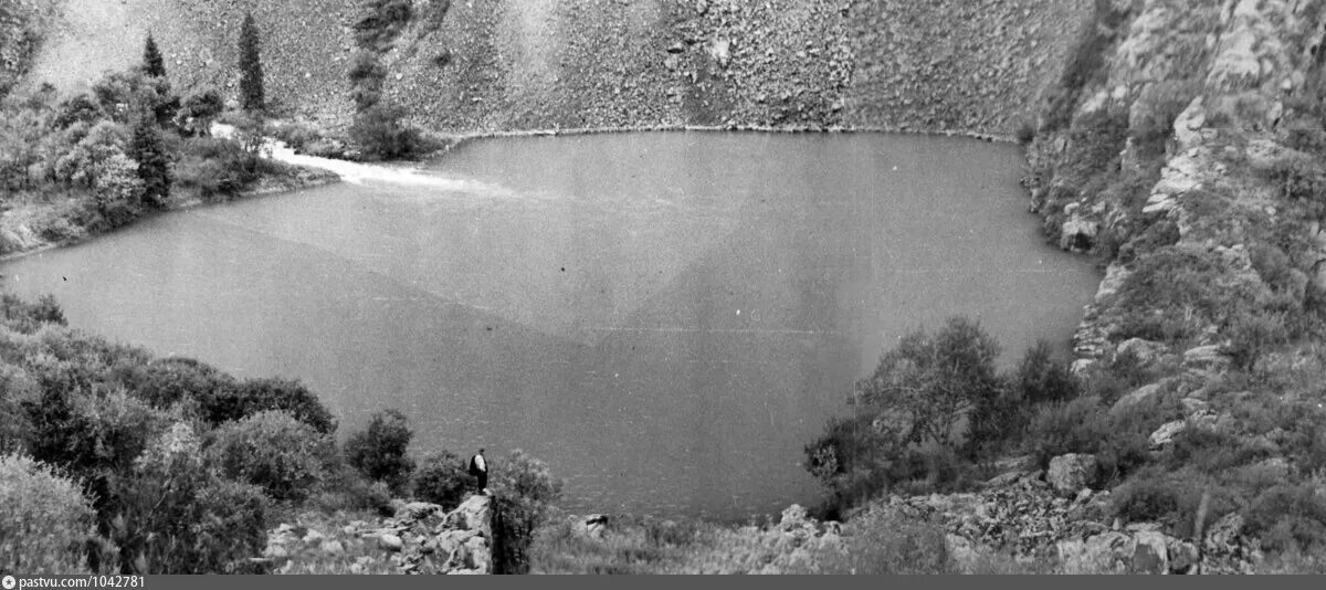 Трагедия иссыка. Трагедия иссыка. Озеро иссык сель 1963. Озеро иссык трагедия 1963. Сель на озере иссык в 1963 году.