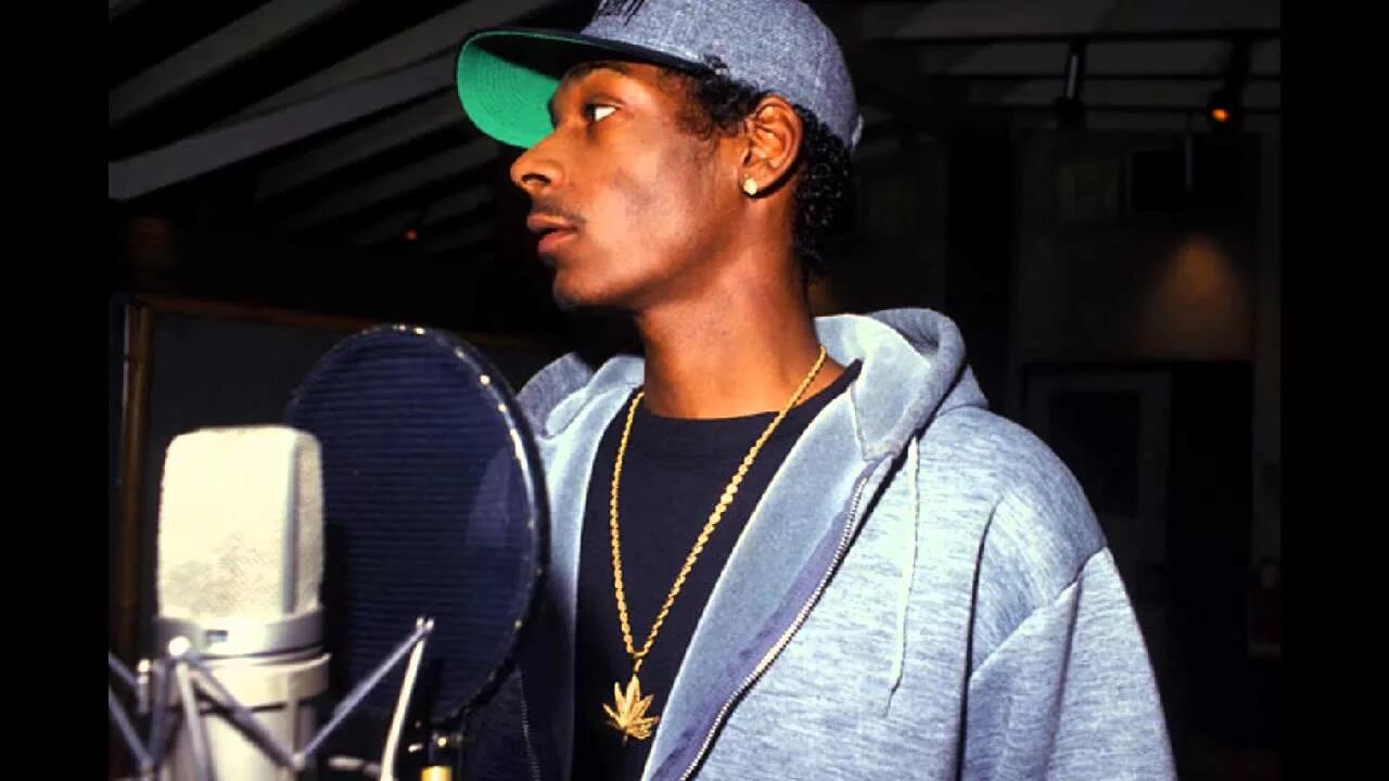 Snoop dogg another part of me. Снуп дог 1993. снуп дог 2000. снуп дог молодой. snoop dogg 1990.