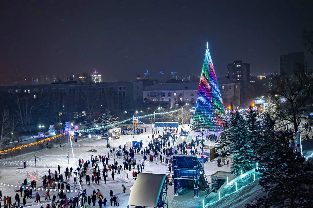 Куда сходить в барнауле зимой. Площадь сахоравабарнаул. площадь сахарова сахарова барнаул. площадь сахарова зимой барнаул. площадь сахарова барнаул 2025.