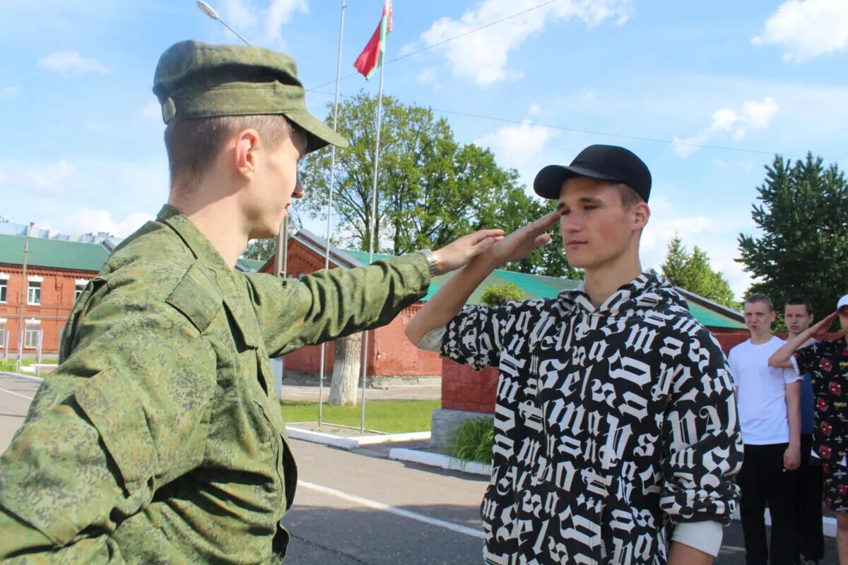 Когда начинаются военные сборы в 2024 году. Военно полевые сборы. Военная подготовка. Полевые сборы старшеклассников. Военные сборы десятиклассников.