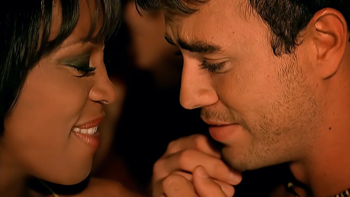 Enrique iglesias whitney houston. Энрике иглесиас и уитни хьюстон кисс. Enrique iglesias whitney houston. Уитни хьюстон энрике иглесиас дуэт. Энрике иглесиас и уитни хьюстон.