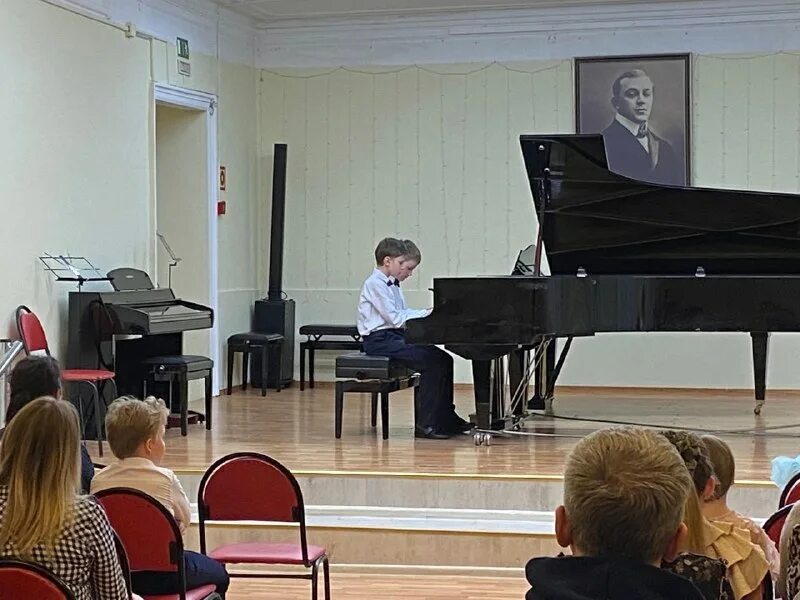 Дши2 волгоград хор гармония. Детская школа искусств им. Дши собинова. Дши собинова. Дши собинова.