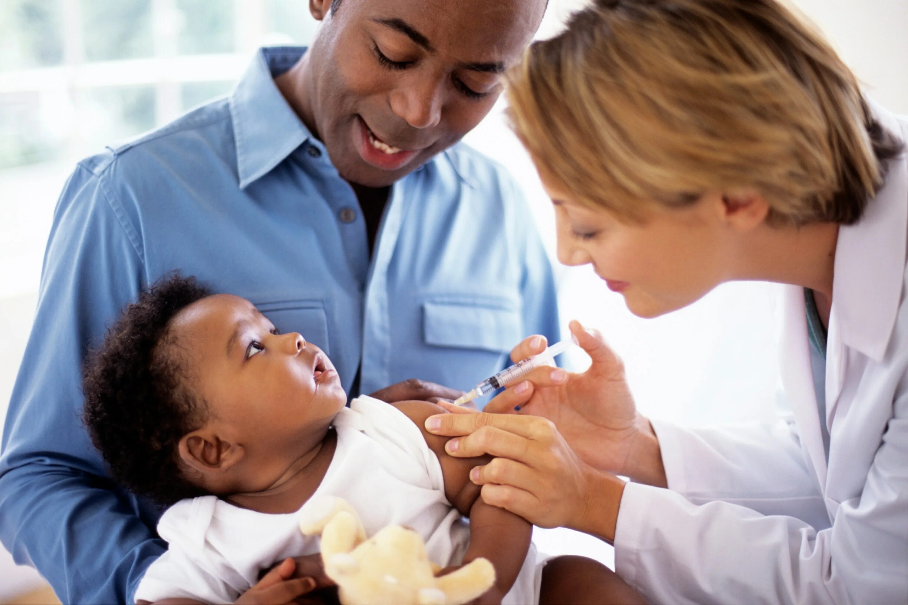 Help matters. Вакцинация детей. Врач и ребенок вакцина. Child vaccination Center.