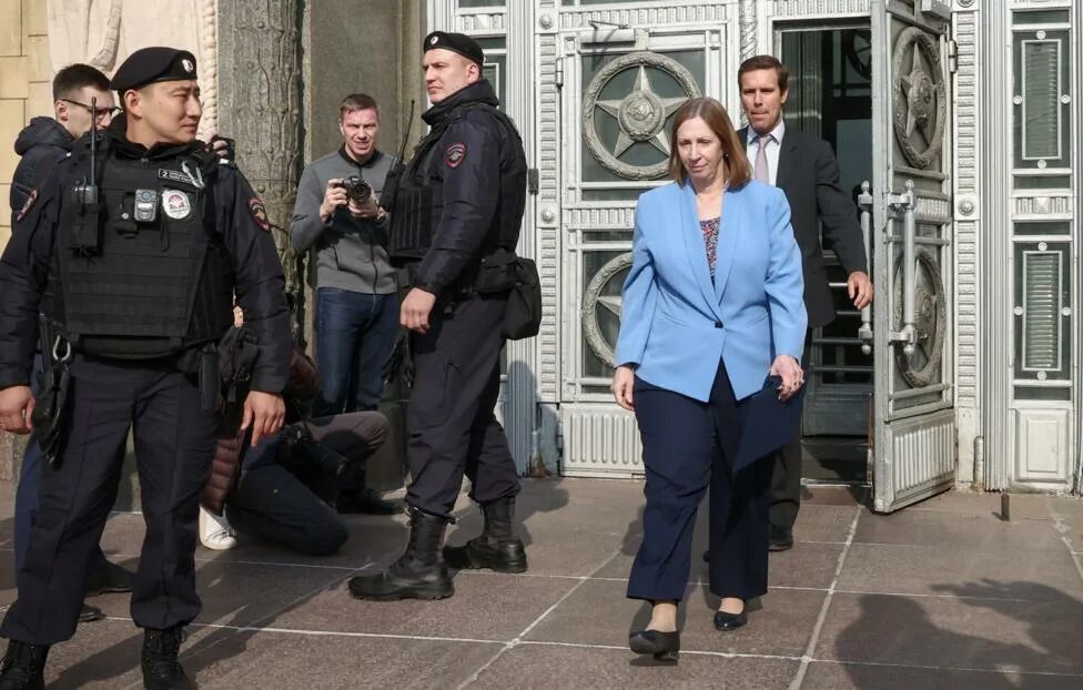 Протесты в москве. Протесты в польше. Решительный протест. Денуклеаризация. Решительный протест.