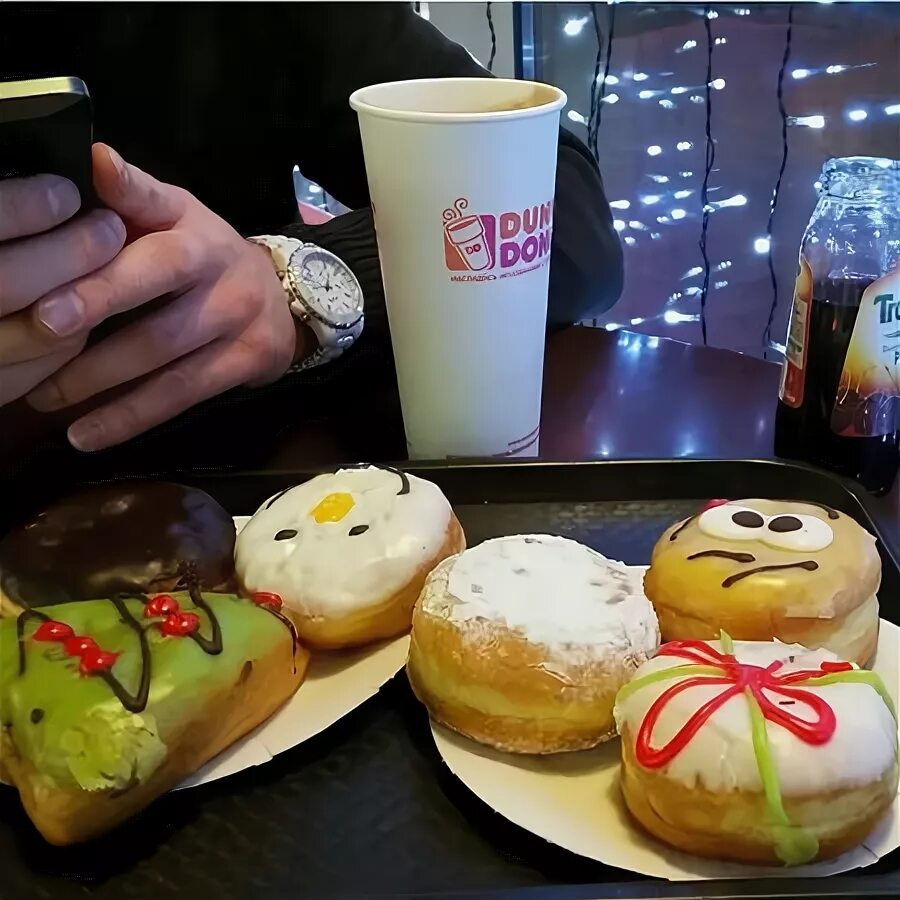 Донатс черкесск. Москва Дмитровское шоссе 163а Dunkin' Donuts. Пончики в Косино Москва. Где поесть пончики в Ереване. Пончики в Бишкек парке.