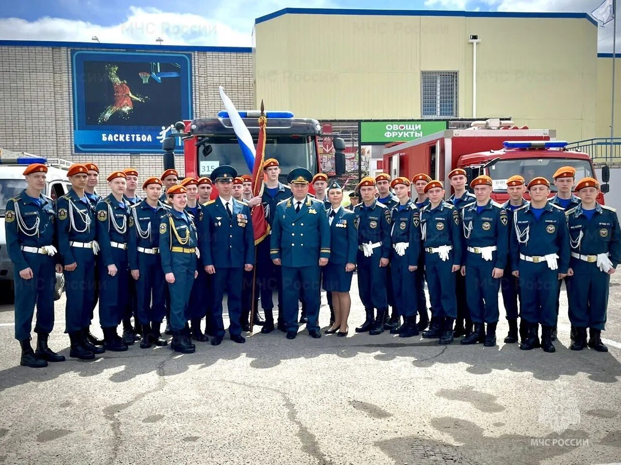 Кадетский пожарно спасательный. Военные МЧС. Кадетский пожарно спасательный корпус АГЗ МЧС России. МЧС России по Волгоградской области. Кадетский пожарно-спасательный корпус СПБ УГПС МЧС России.