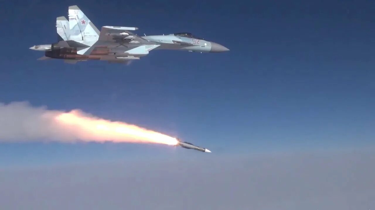 Удар крылатыми. Р-37 ракета «воздух-воздух». Истребитель Су-35. Су-35с ВКС РФ. Ракета воздух-воздух Су 34.