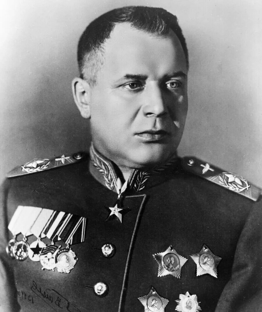 Командующий маршал советского союза. Александр александрович новиков. маршал авиации новиков. маршал авиации новиков александр александрович. новиков александр александрович (1900-1976).
