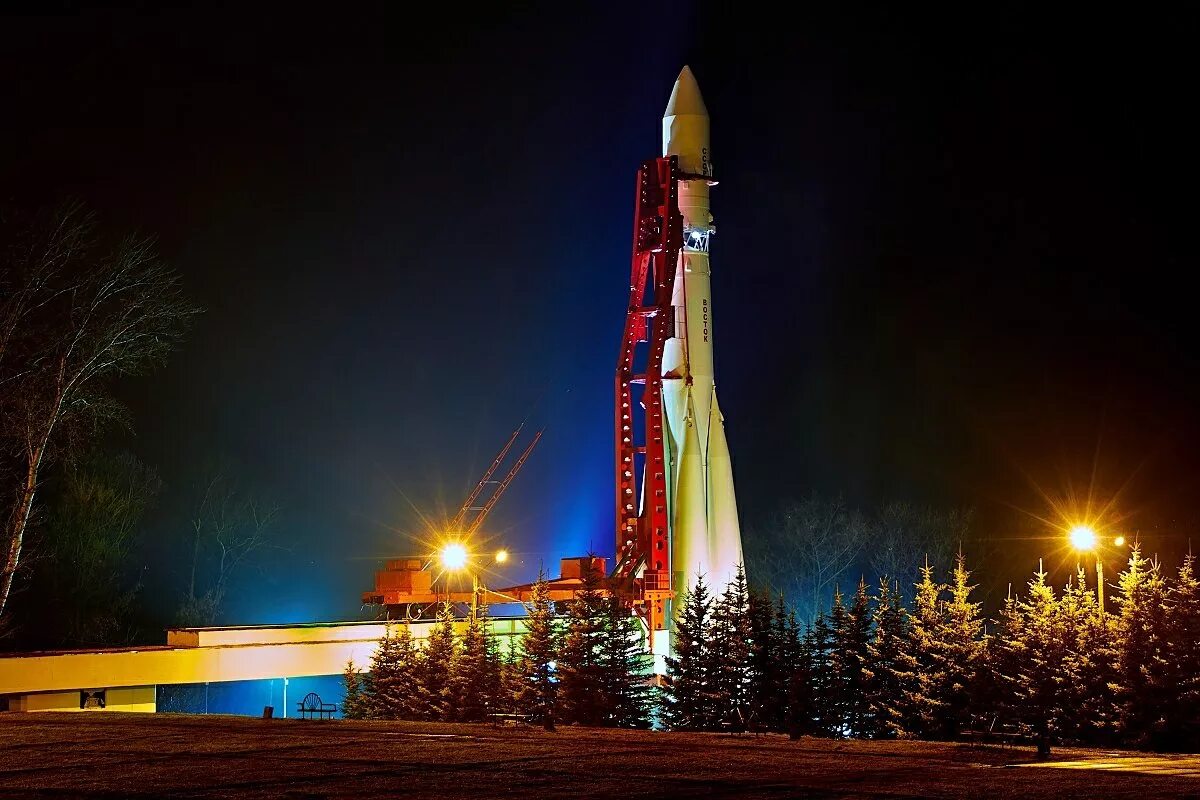 памятник циолковскому в калуге космонавтики. какой город космонавтики. памятник космонавтики в калуге. музей космонавтики калуга зима. какой город космонавтики.